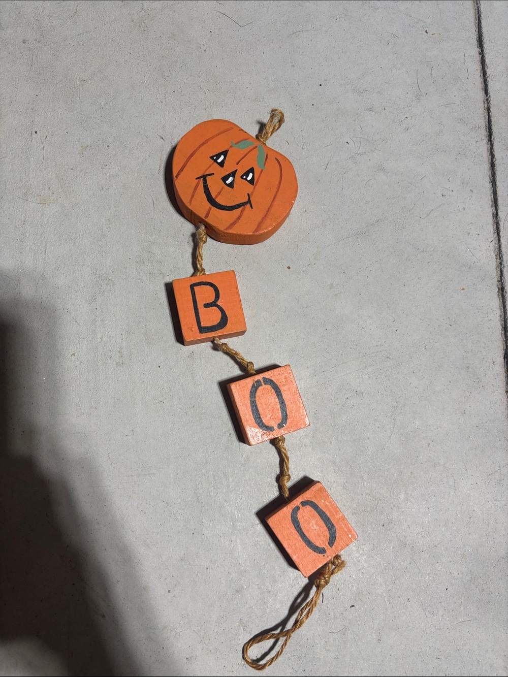Wooden “Boo” Decor